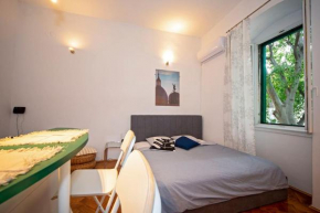 Ora, home on the sea., Split